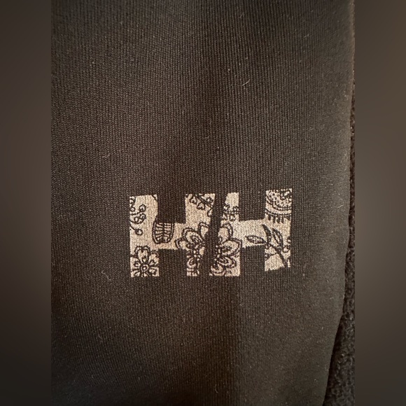 365. Ladies Helly Hansen Vintage Fitted Black White Fleece Zip-Up Floral Jacket - Picture 4 of 13
